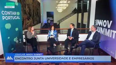 Fotografia dos intervenientes no debate