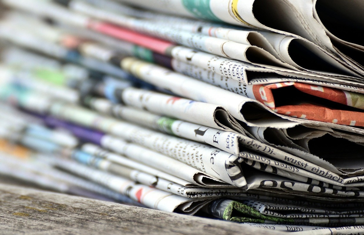 Vários jornais