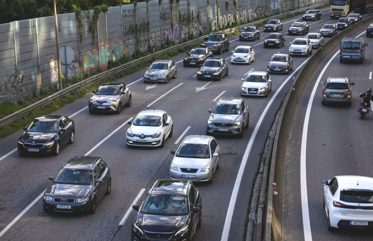 Filas de carros causam trânsito na Via de Cintura Interna 