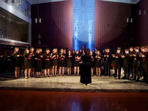 Canta Lá - Coro da Escola Artística do Instituto Gregoriano de Lisboa "Jingle Bells"