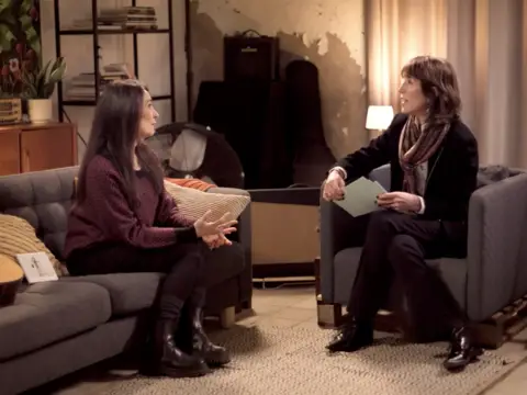 A Letra | Elefante no Hemiciclo - Mitó (Cara de Espelho)