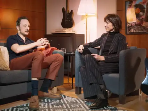 A Letra | Samuel Úria - Um Adeus Português