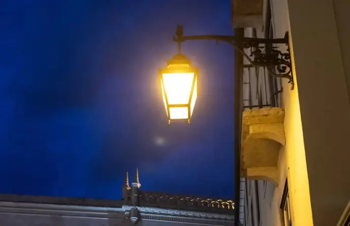 Vão ser avaliados 66 mil candeeiros com cerca de 75 mil luminárias