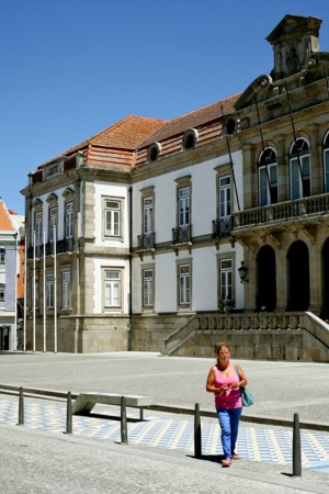 Imagem do edifício da Câmara Municipal de Ovar