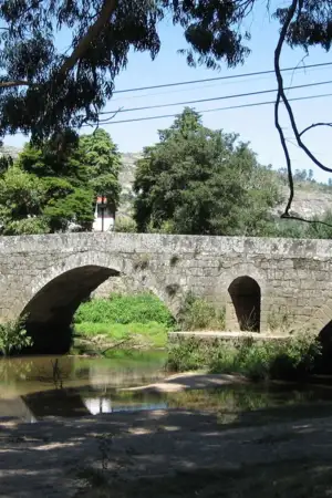 Fotografia da Ponte Românica em Vilar de Mouros, no concelho de Caminha