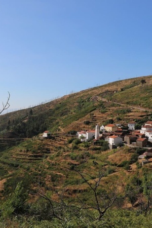 Imagem de paisagem no interior do país