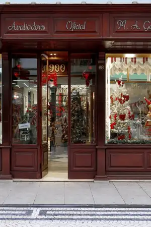 O Natal ainda não chegou a esta cidade e os comerciantes sentem-se esquecidos