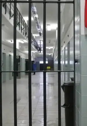 Interior de um estabelecimento prisional 