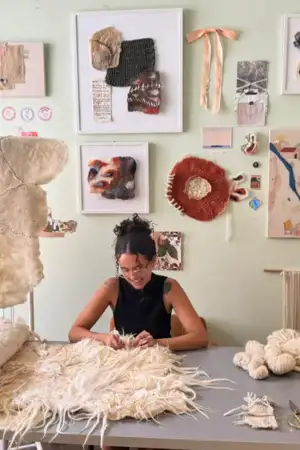 A arte têxtil de Luísa Leão