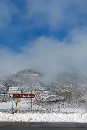 Planalto Superior da Serra da Estrela coberto de neve
