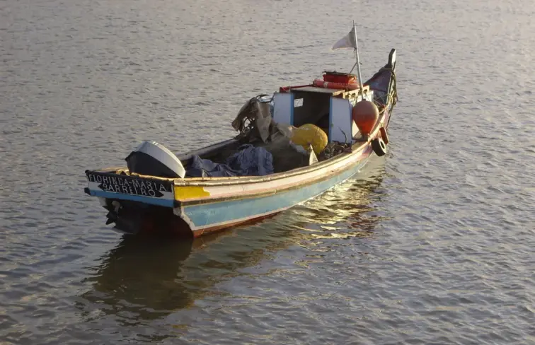Barco de pesca, no rio Tejo.