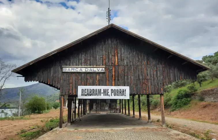 A viagem desde Campanhã, no Porto, até Barca d'Alva durava entre 3h30 e quatro horas, continuando depois para Espanha