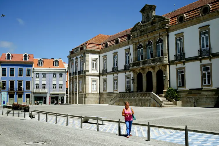 Imagem do edifício da Câmara Municipal de Ovar