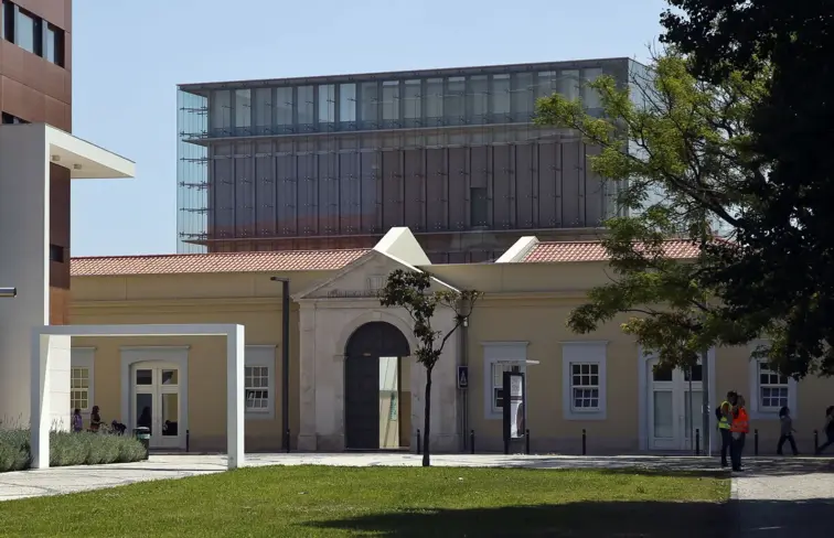 Fachada do Edifício da Resinagem, na Marinha Grande.