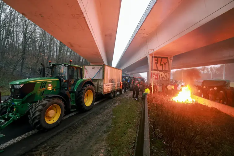 Agricultores protestam contra Mercosul