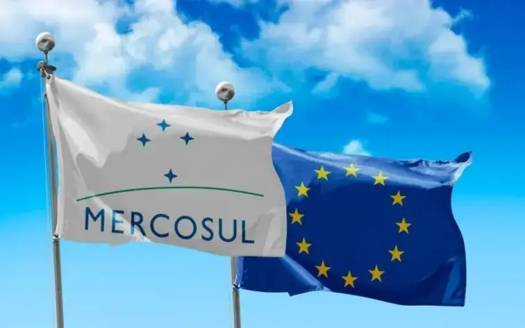 Bandeiras mercosul e UE