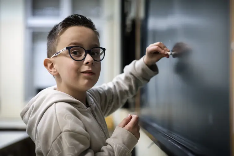 Mário Monteiro tem 8 anos e é uma das crianças sobredotadas