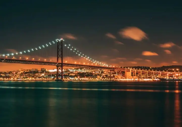 Iluminação noturna em Lisboa