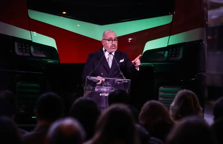 Ministro Miguel Pinto Luz a discursar.