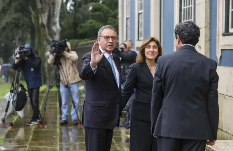 António José Seguro à entrada do Palácio Nacional de Queluz