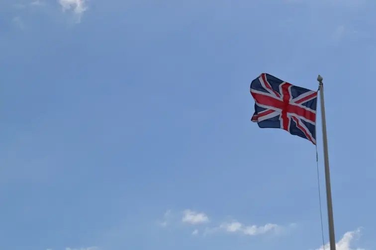 Pelo menos dez portugueses ou lusodescendentes foram eleitos nas autárquicas britânicas