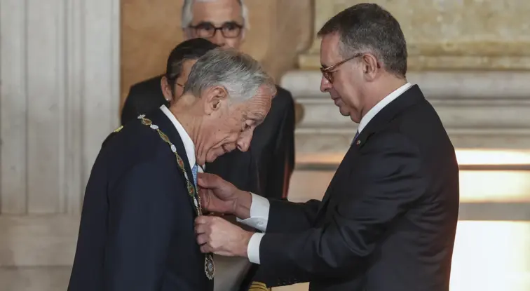 Seguro condecorou Marcelo com o grande-colar da Ordem da Liberdade