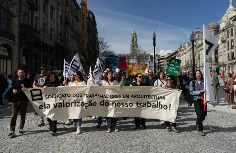 Arquitetos em protesto durante greve geral