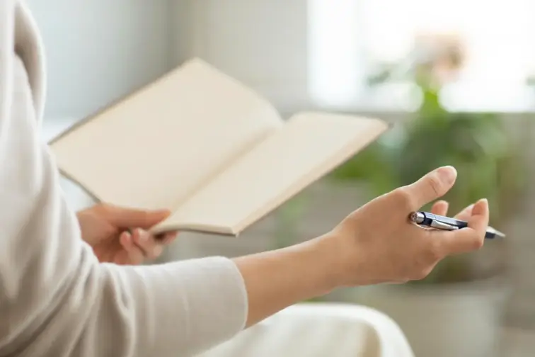 Psicóloga a prestar apoio