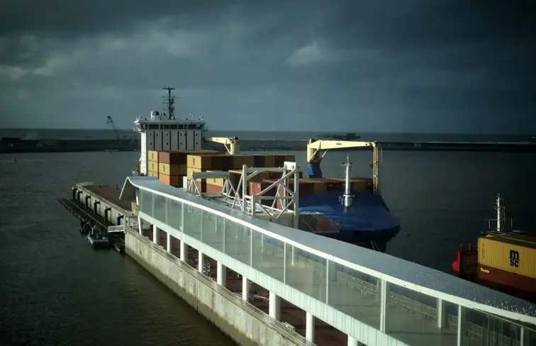 Navio atracado no Porto de Leixões