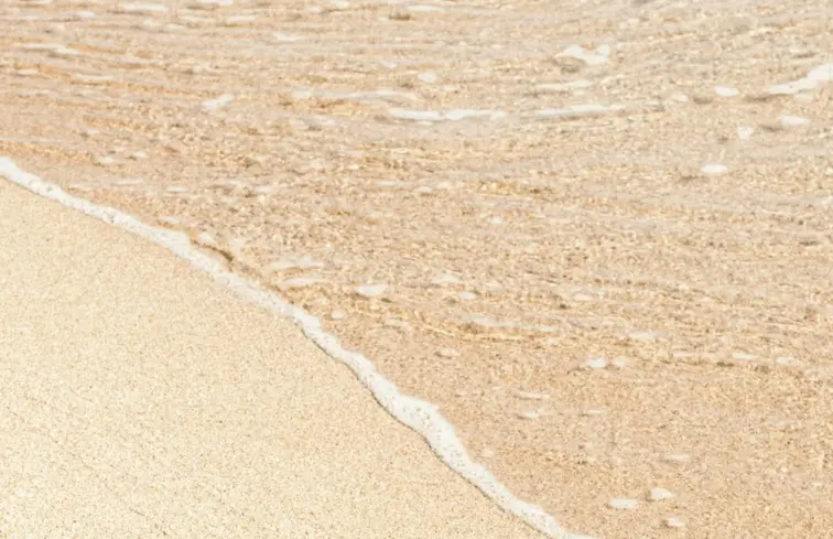 Areia e água do mar