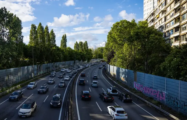Trânsito em hora de ponta na VCI