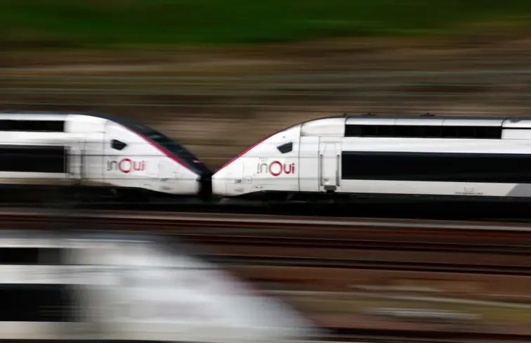 Transporte de Alta Velocidade a passar