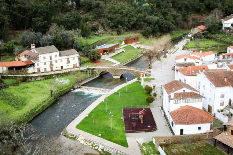 Praia fluvial em Góis