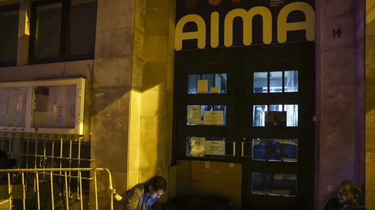 Porta da AIMA.