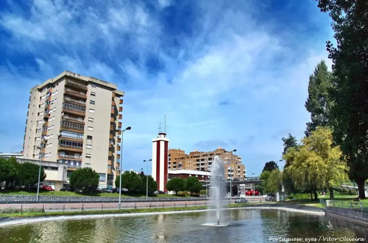 Vista de uma praça em Vila Nova de Famalicão