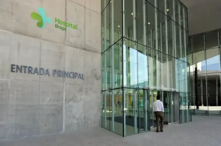 Entrada principal do Hospital de Braga.