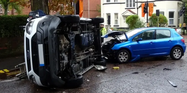 Carros acidentados no natal