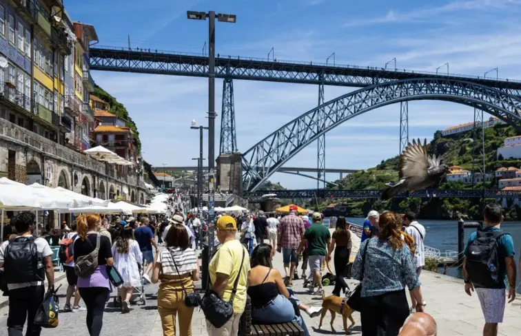 Turistas na Ribeira do Porto