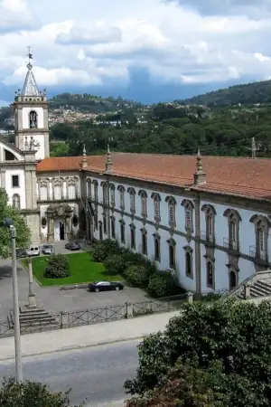 Diretora de Escola Agrícola em Santo Tirso afasta cenário de encerramento