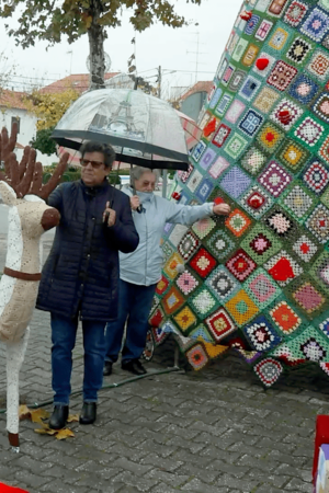 Nesta aldeia de Idanha-a-Nova, a árvore de Natal é feita por todos... em croché
