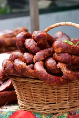 Festa das Varas do Fumeiro volta a celebrar o enchido