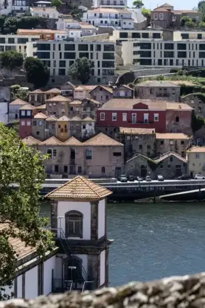 PS acusa autarquia de criar "mega-chefia" de 14 mil euros por mês nas Águas de Gaia