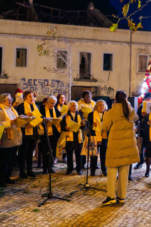 À beira Tejo: o pai natal chegou de barco a Porto Brandão
