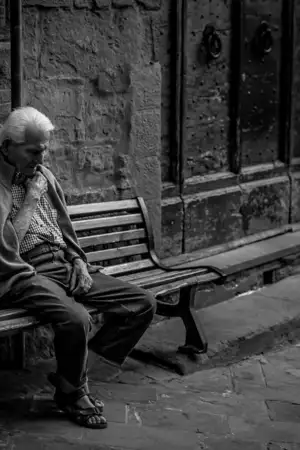 Solidão dos idosos: uma realidade que o Natal torna visível