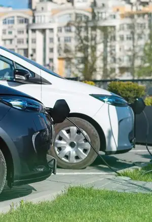 Comissão Europeia abandona meta de 100% de carros não poluentes em 2035