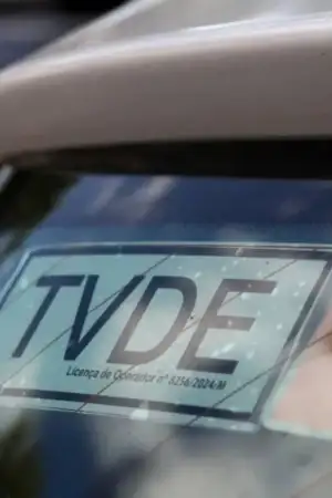 Motoristas de TVDE desligam aplicações em protesto na próxima semana para exigir revisão da lei