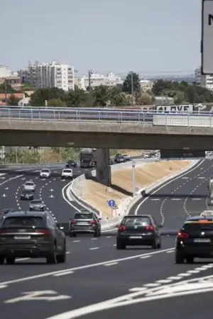 Sinistralidade rodoviária aumenta no período festivo com 38 mortes nas estradas