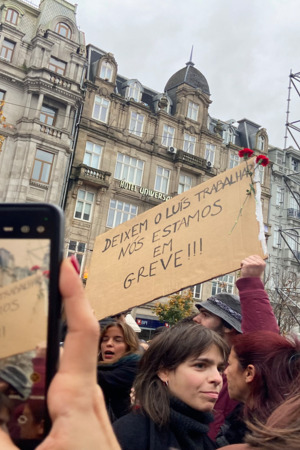 Sindicalistas, reformados, jovens e crianças. A manifestação da greve geral uniu gerações no Porto