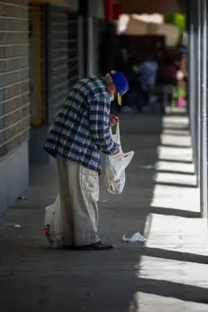 Pobreza em Portugal cai para o nível mais baixo em 20 anos, mas 1,7 milhões permanecem vulneráveis