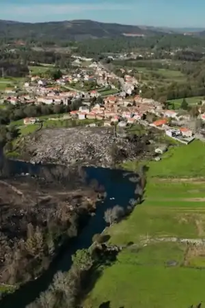 António José Mateus e a mãe continuam a ser acolhidos por amigos, depois de o fogo lhes ter roubado a casa